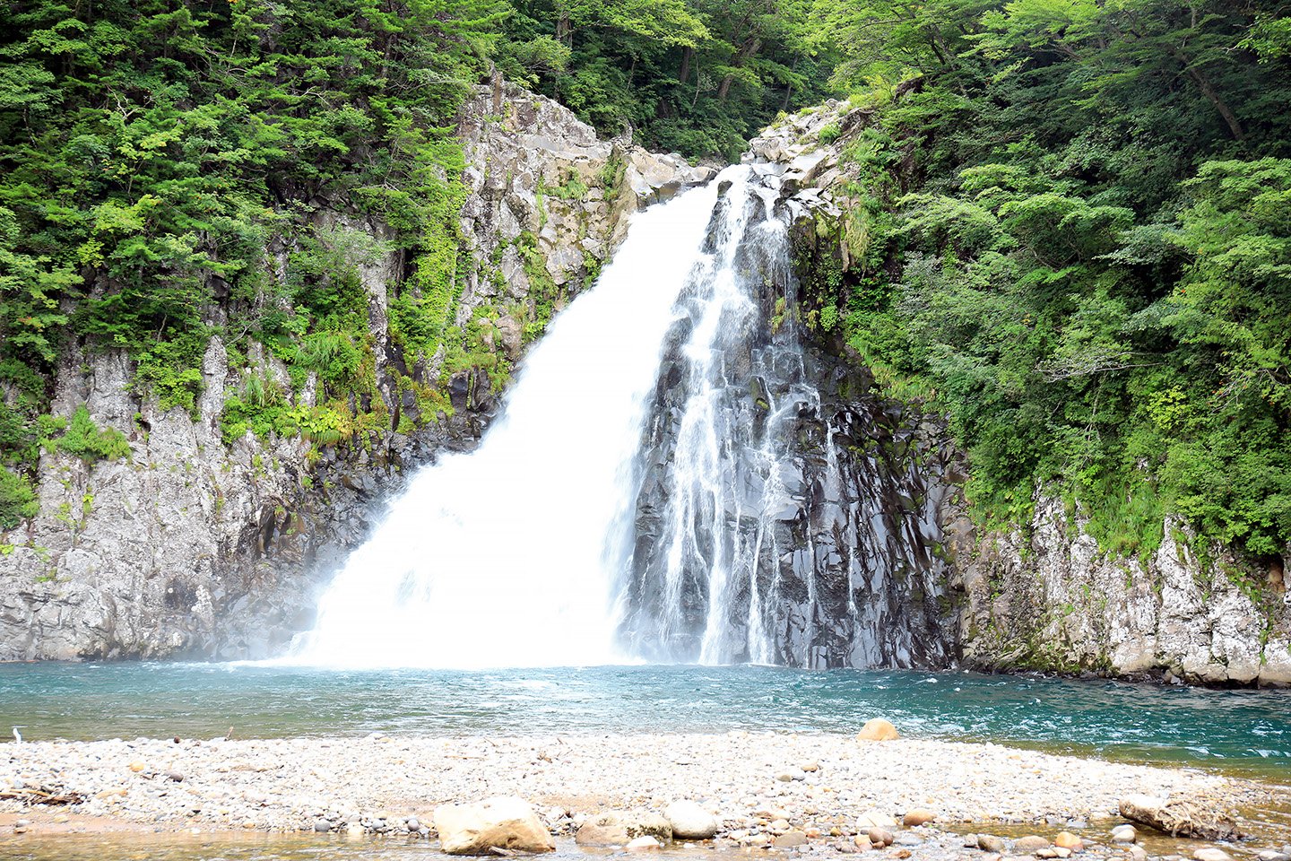 🏞️ 법체의 폭포(홋타이노타키)